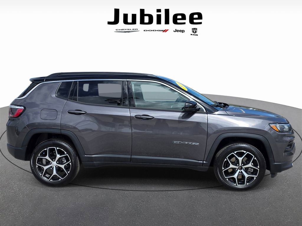 Used 2024 Jeep Compass Limited image 37