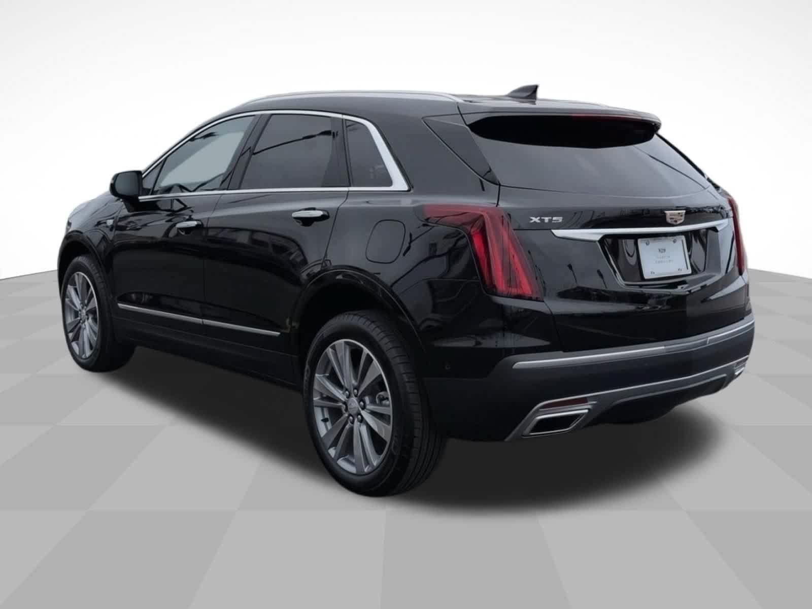 New 2026 Cadillac XT5 Premium Luxury w/ Driver Assist Package FWD image 7