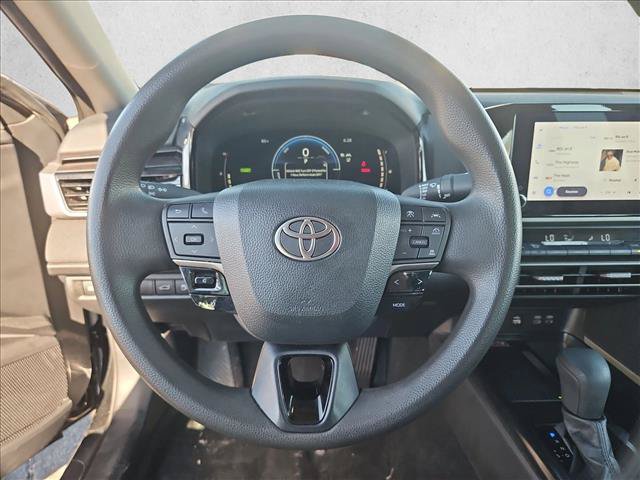 Used 2025 Toyota Camry LE FWD image 13