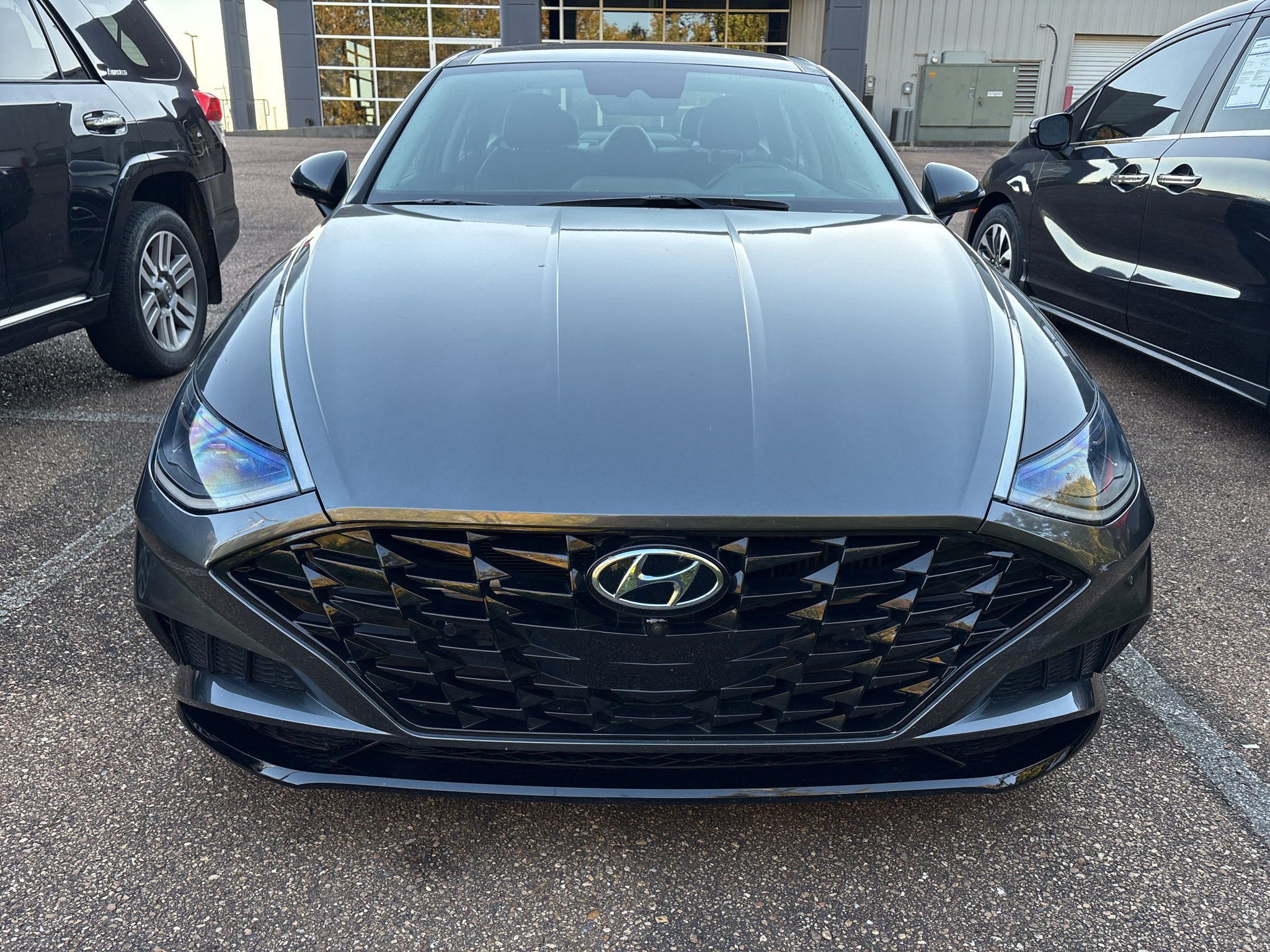 Used 2021 Hyundai Sonata Limited FWD image 2