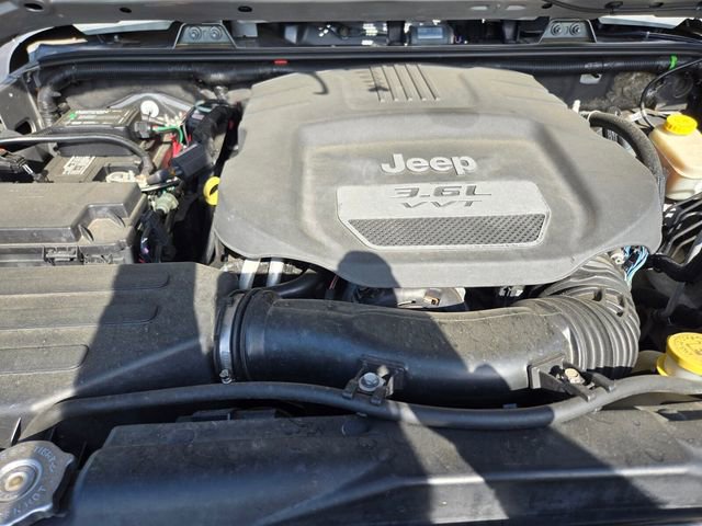 Used 2013 Jeep Wrangler Sport AWD/4WD image 18