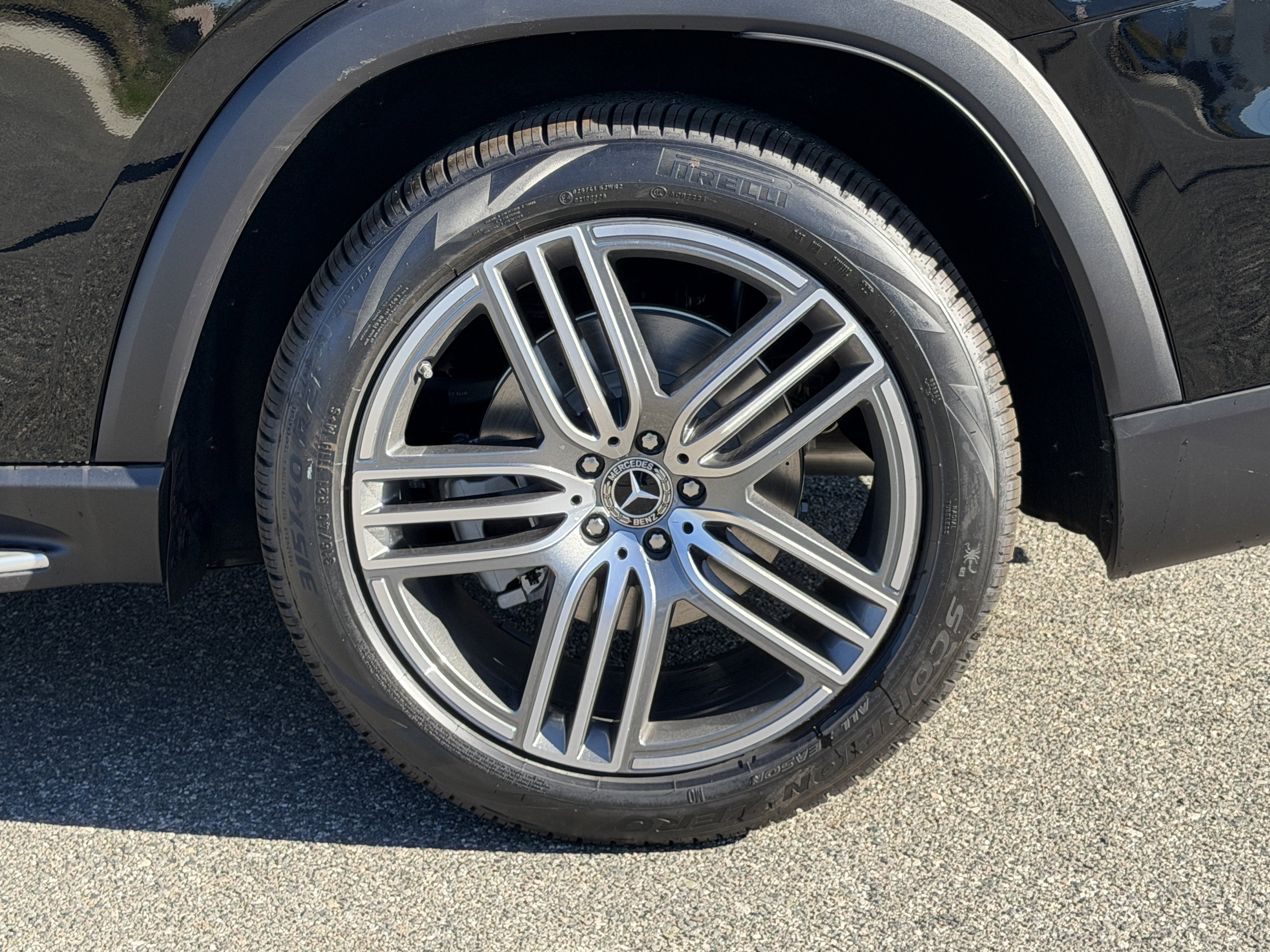 New 2026 Mercedes-Benz GLS 450 4MATIC image 15