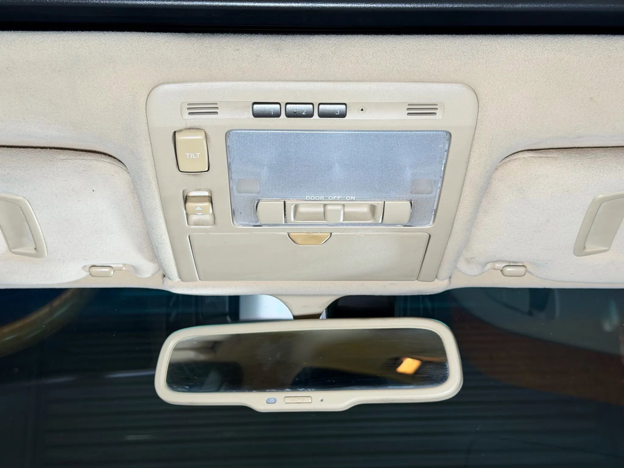 Used 2005 Lexus LS 430 image 29