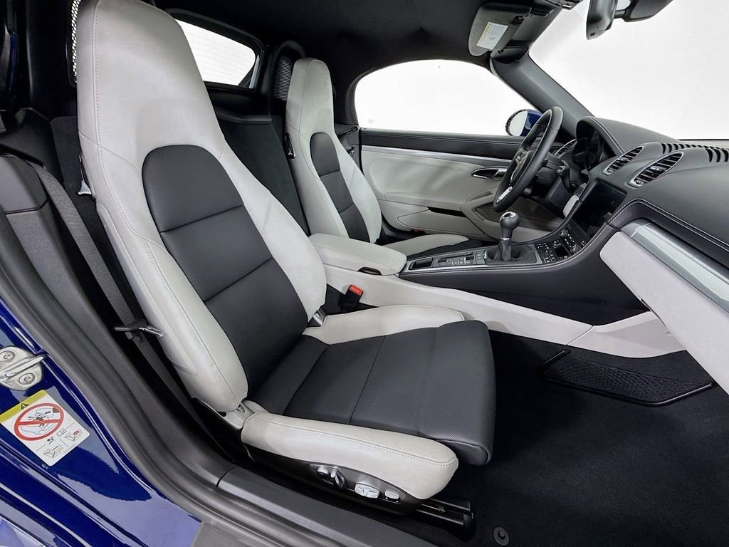 Certified 2025 Porsche 718 Boxster RWD image 30