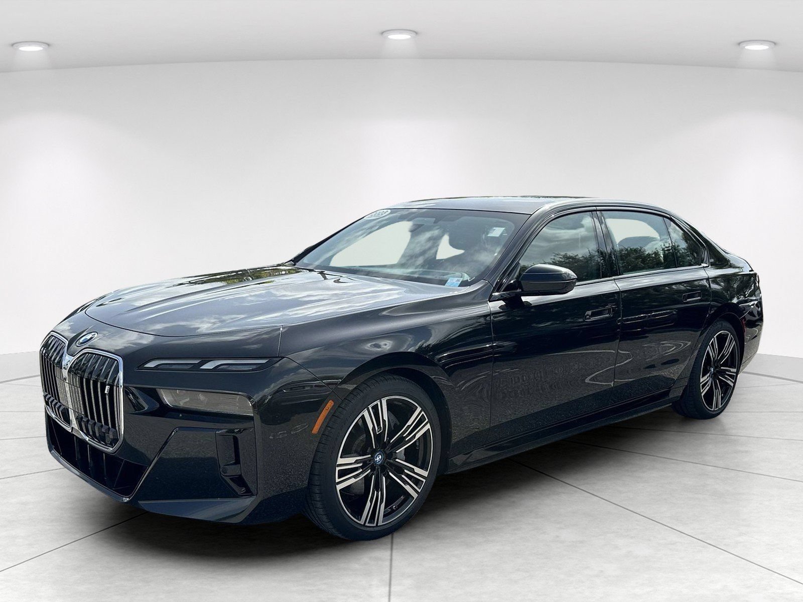 Used 2023 BMW i7 xDrive60 AWD/4WD image 7