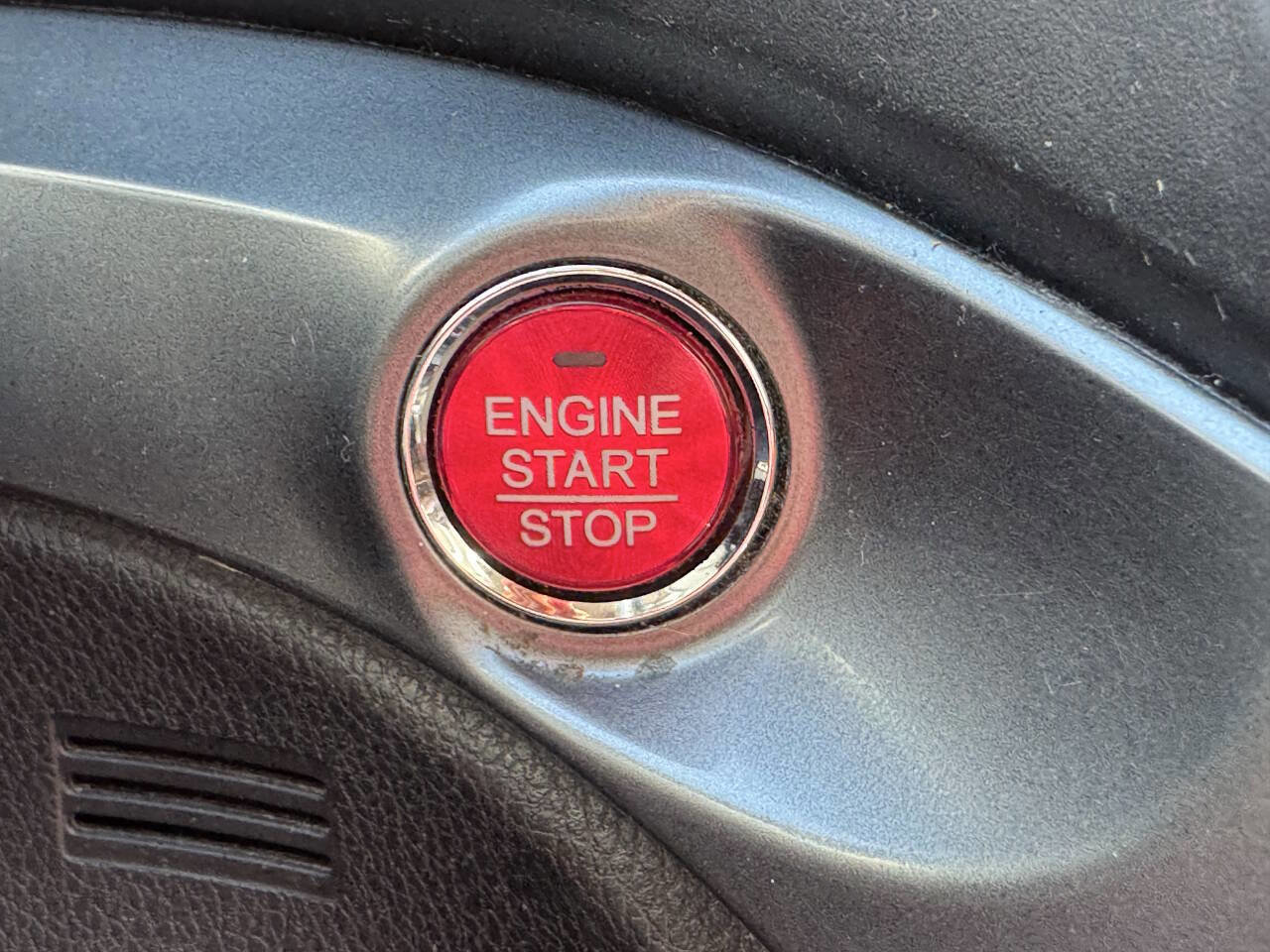 Used 2014 Acura ILX 2.0L w/Premium 4dr Sedan Packa image 19