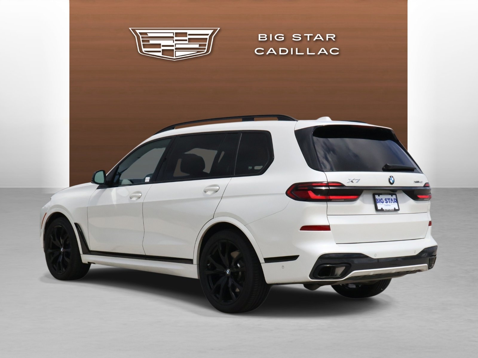 Used 2026 BMW X7 xDrive40i w/ Executive Package AWD/4WD image 3
