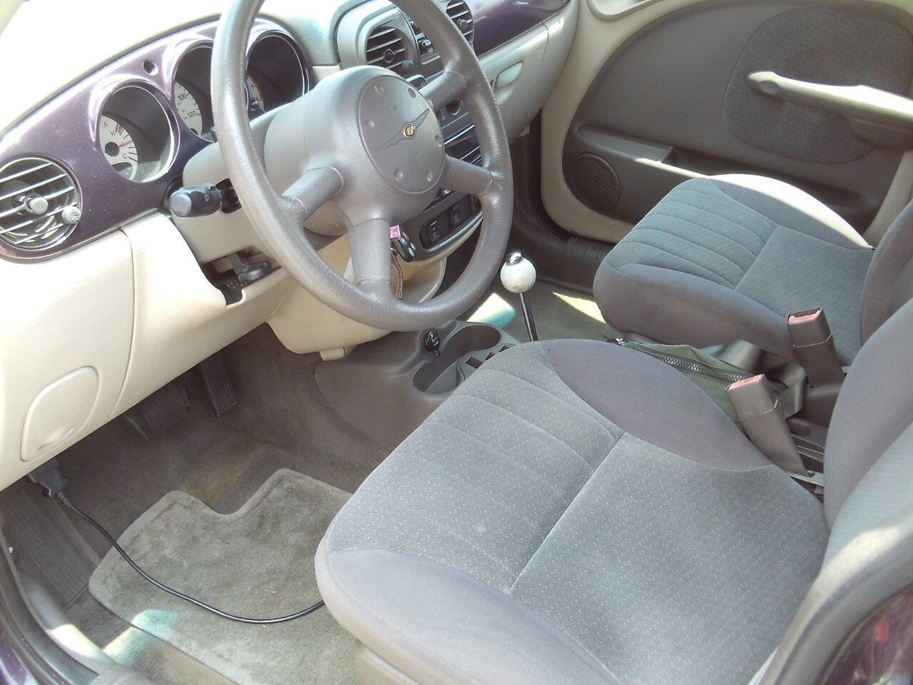 Used 2004 Chrysler PT Cruiser image 26