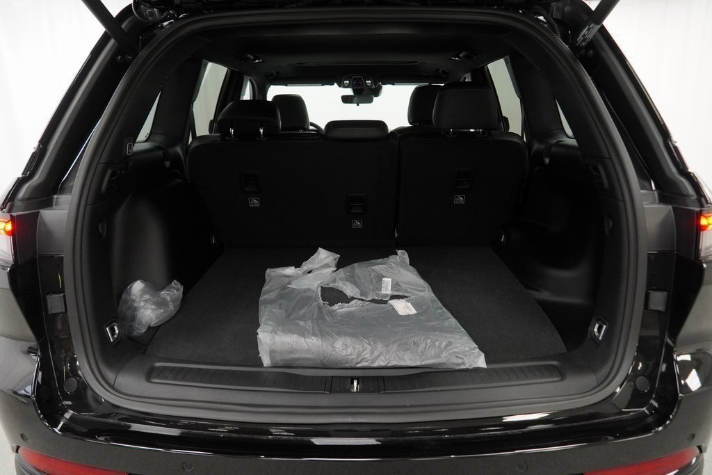 New 2025 Jeep Grand Cherokee Altitude image 31