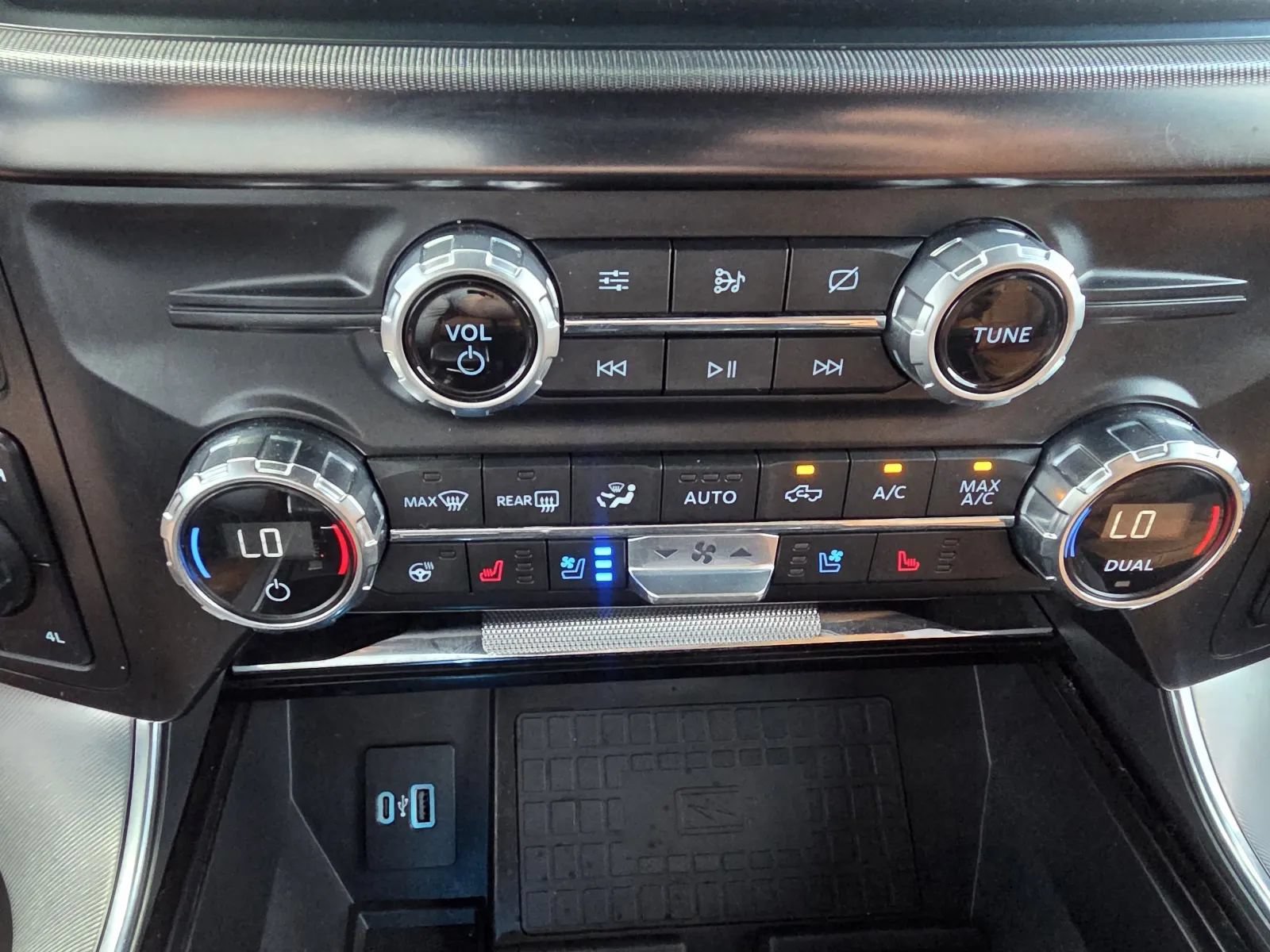 Used 2021 Ford F150 Platinum w/ Equipment Group 701A High AWD/4WD image 20
