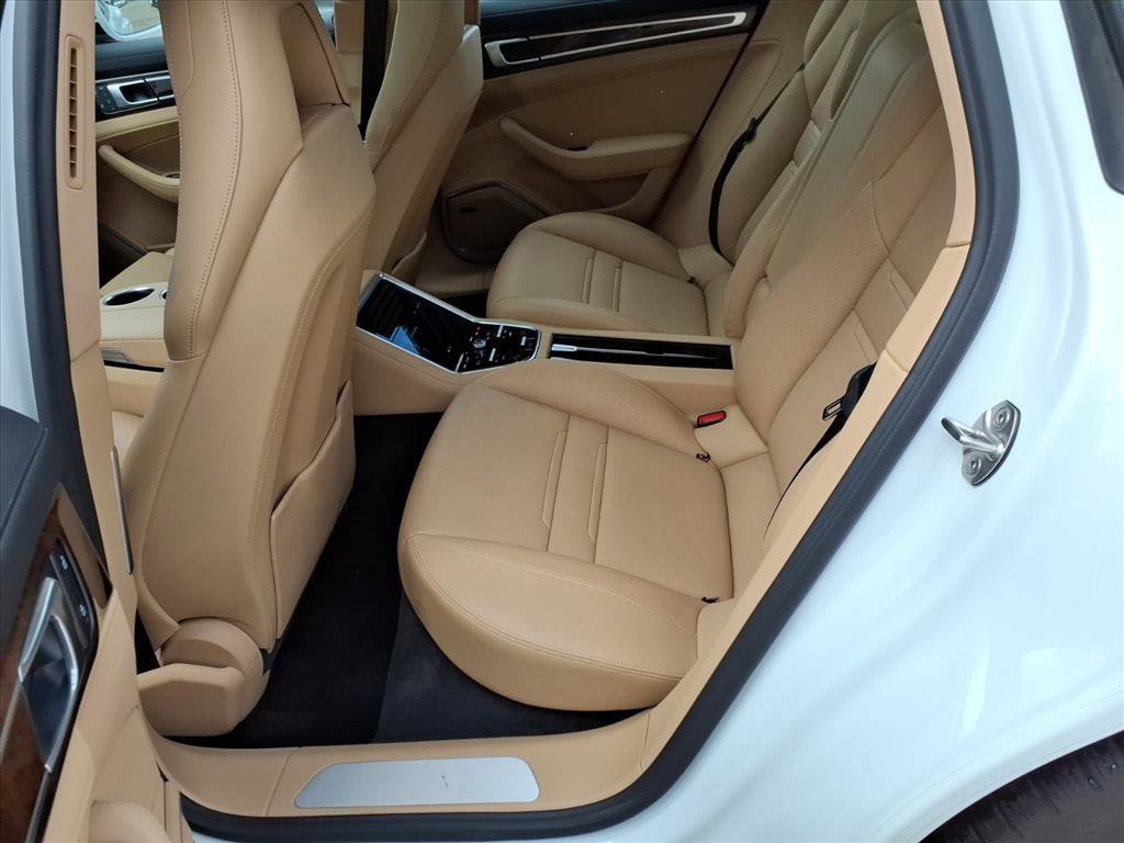Used 2023 Porsche Panamera 4 image 12