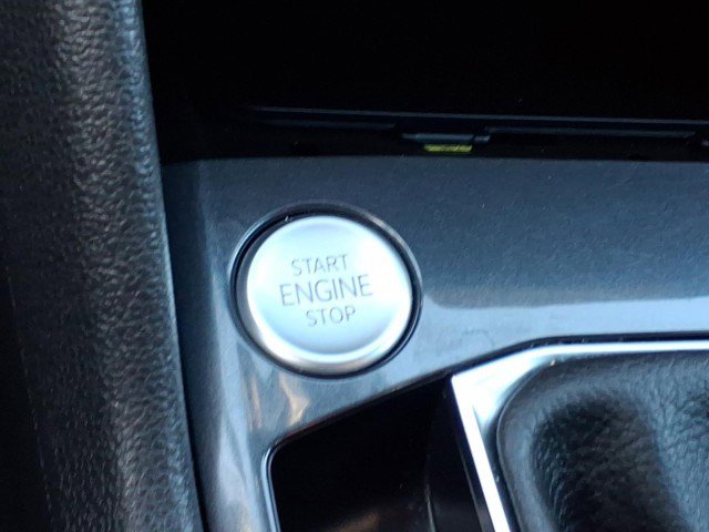 Certified 2023 Volkswagen Tiguan SE R-Line image 18