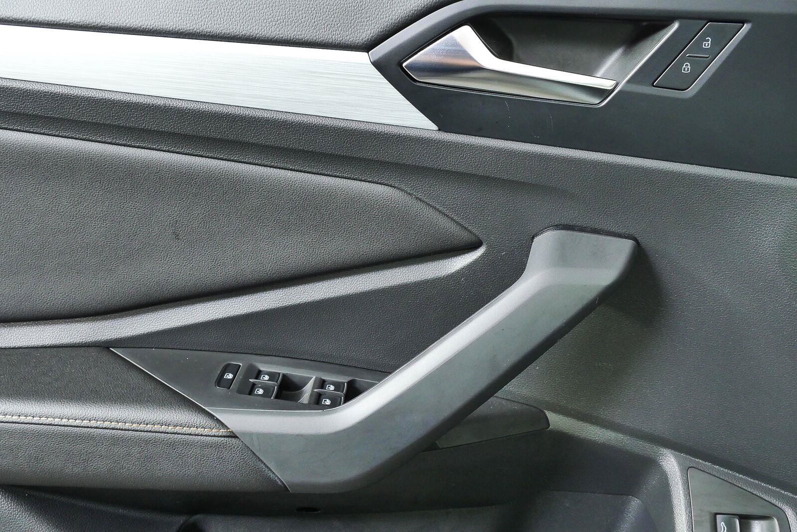 Certified 2025 Volkswagen Jetta Sport FWD image 10