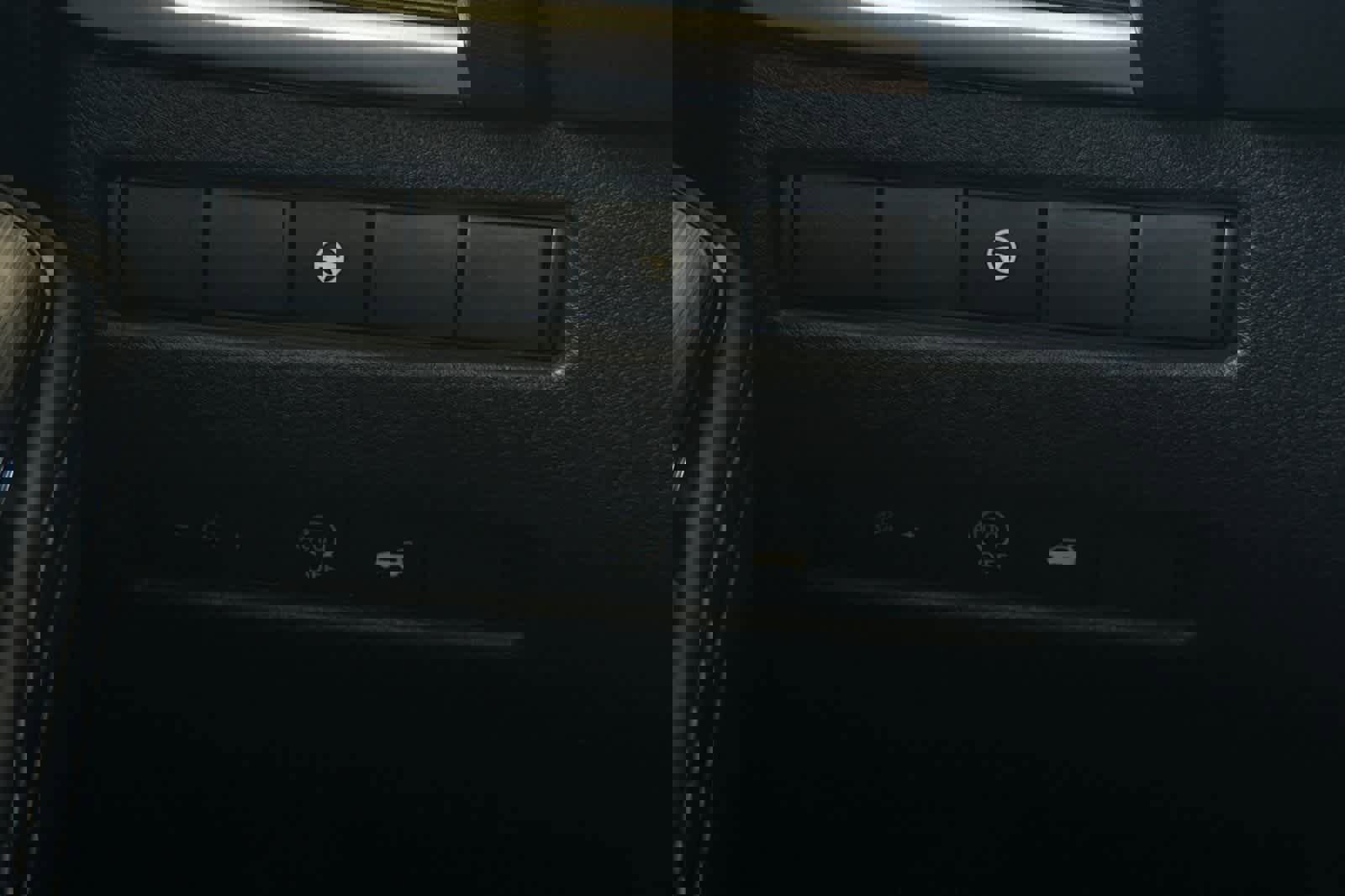 New 2026 Nissan Rogue SV image 30