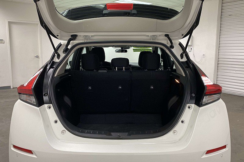 Used 2022 Nissan Leaf S image 11