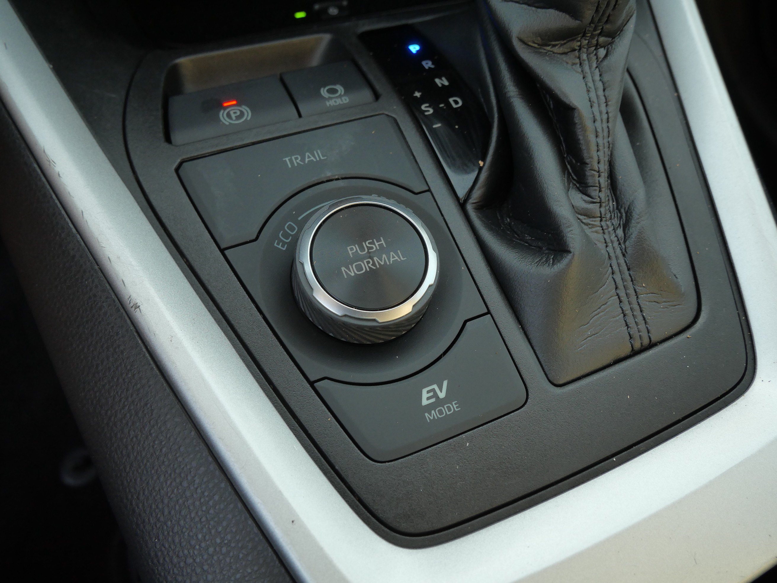 Certified 2021 Toyota RAV4 XLE Premium AWD/4WD image 32