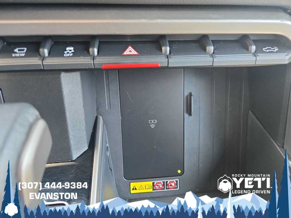 Used 2025 Toyota Tundra Limited AWD/4WD image 27