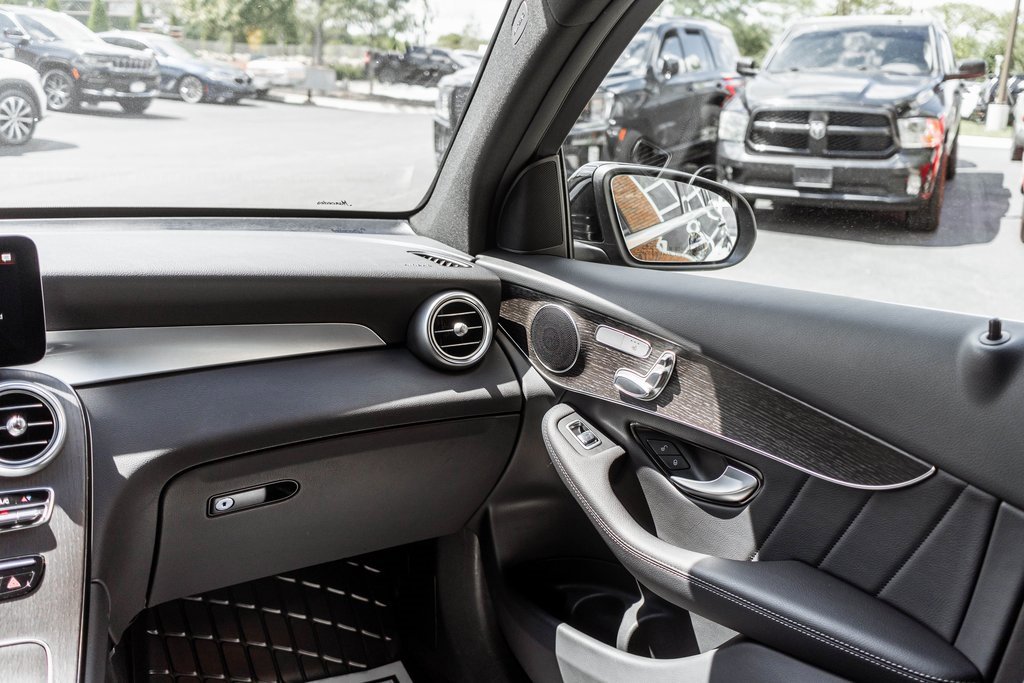 Used 2022 Mercedes-Benz GLC 300 4MATIC image 11