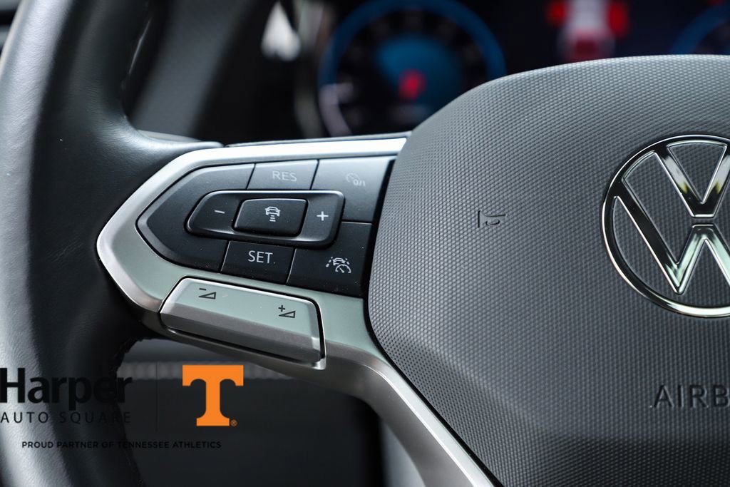 Used 2025 Volkswagen Atlas Cross Sport SEL R-Line image 60