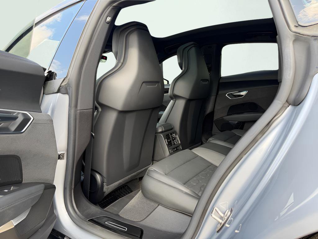 Used 2022 Audi e-tron GT Prestige image 22