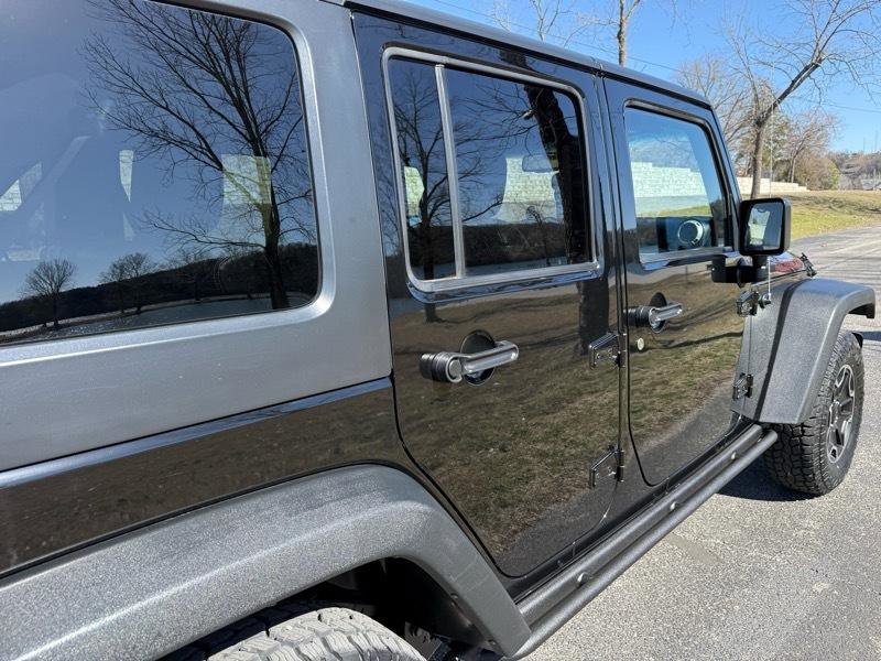 Used 2015 Jeep Wrangler Unlimited Rubicon image 12