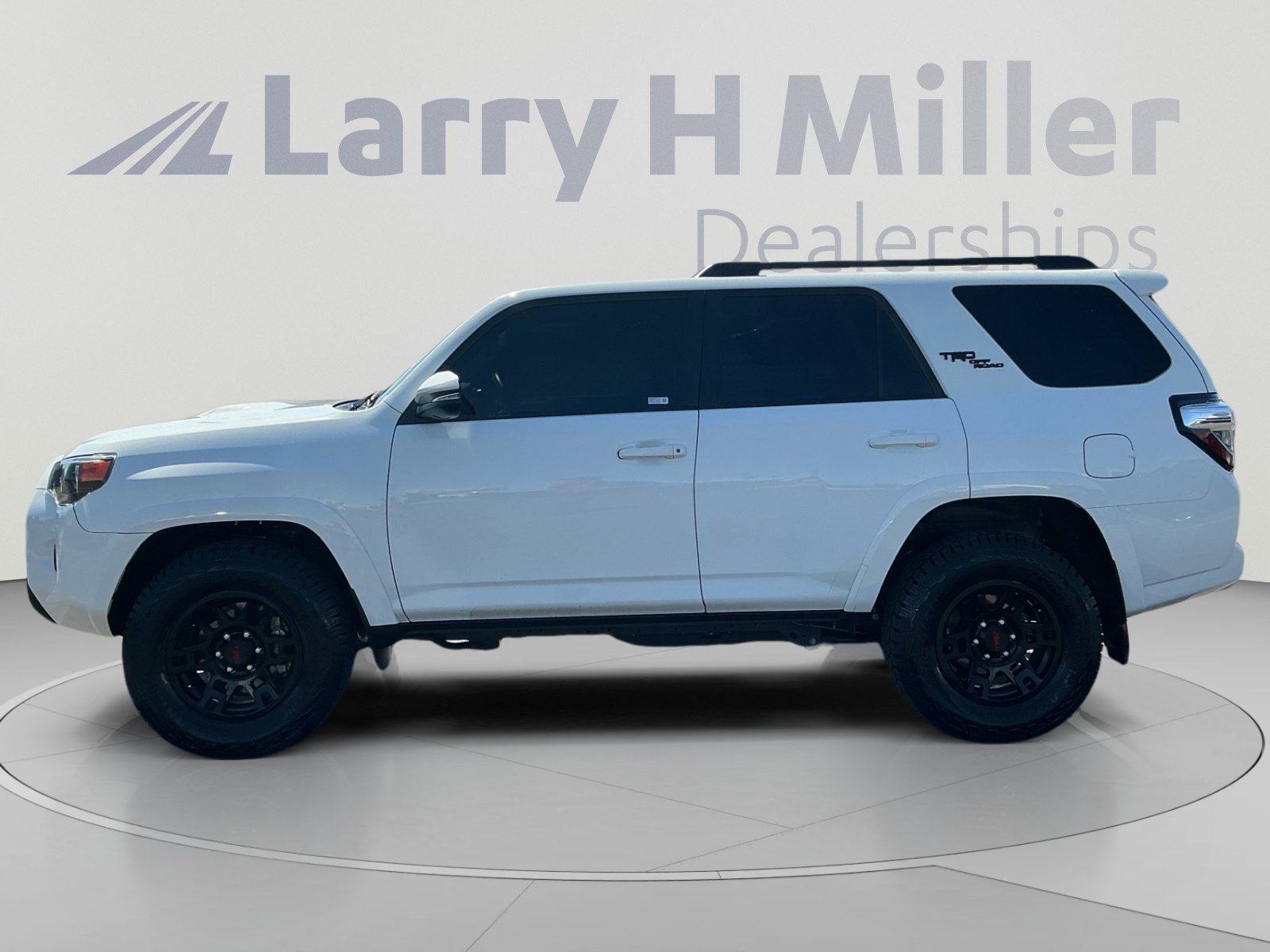 Certified 2024 Toyota 4Runner TRD Off-Road Premium w/ Moonroof Package AWD/4WD image 2