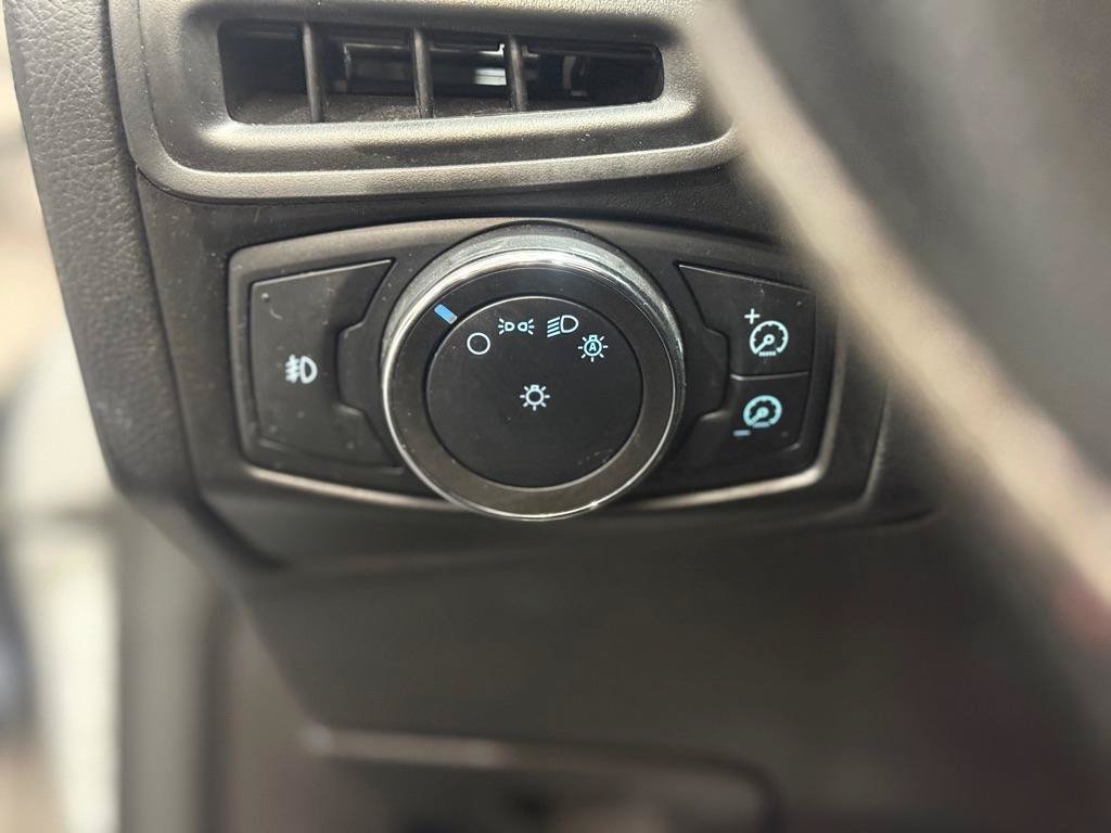 Used 2012 Ford Focus SE FWD image 19