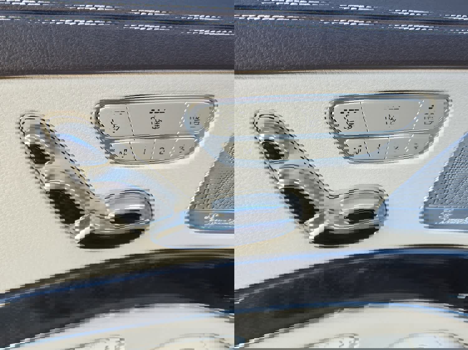 Used 2020 Mercedes-Benz S 560 4MATIC Sedan image 17