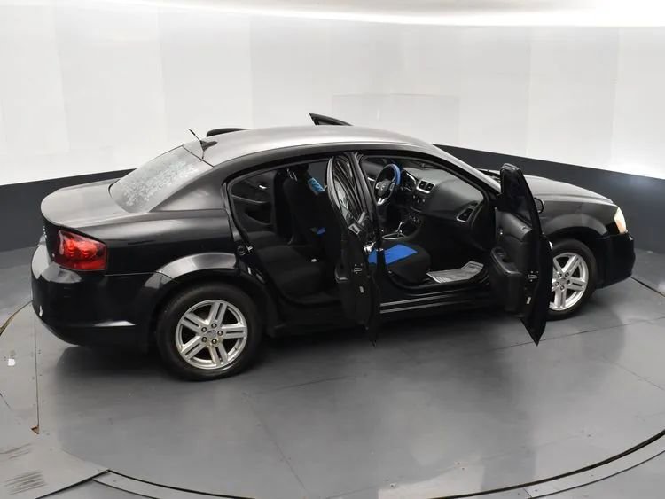 Used 2013 Dodge Avenger SXT image 6