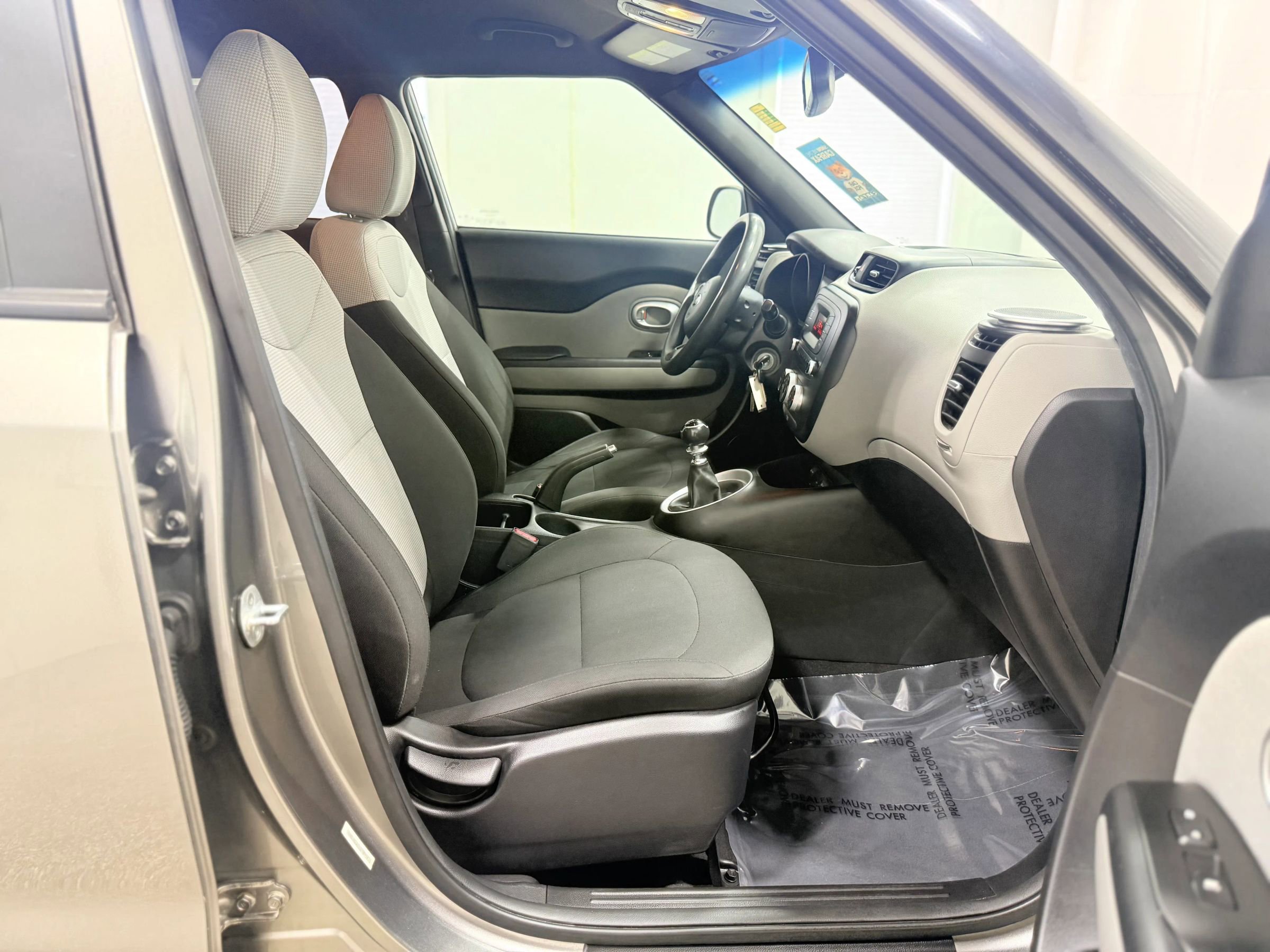 Used 2014 Kia Soul EV image 19