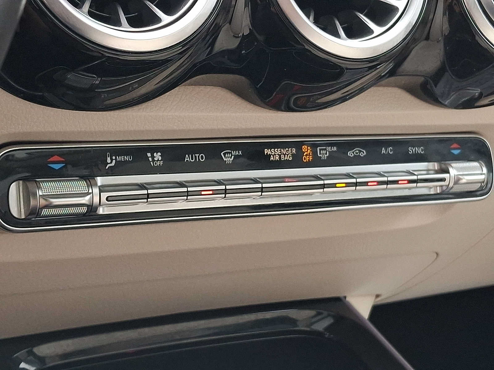 Certified 2023 Mercedes-Benz GLB 250 4MATIC image 13