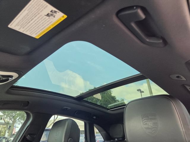 Used 2022 Porsche Macan AWD/4WD image 18