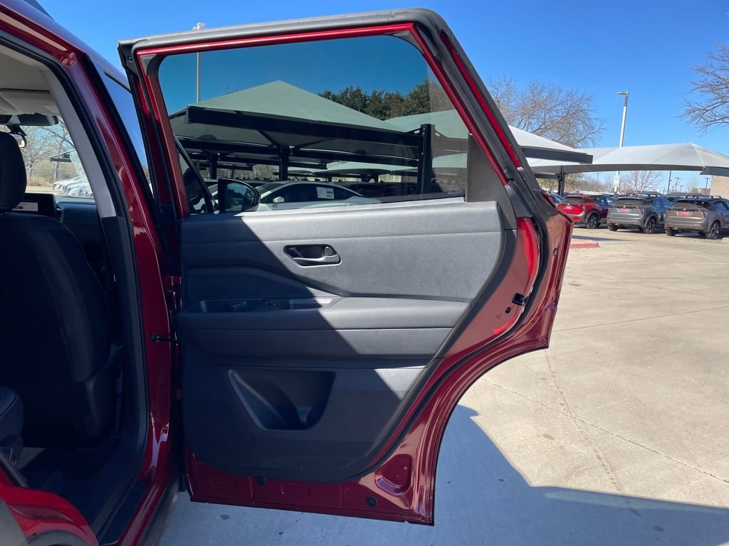 New 2026 Nissan Pathfinder SV w/ Cargo Package AWD/4WD image 33