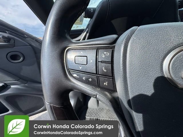 Used 2019 Lexus ES 300h w/ Accessory Package FWD image 17