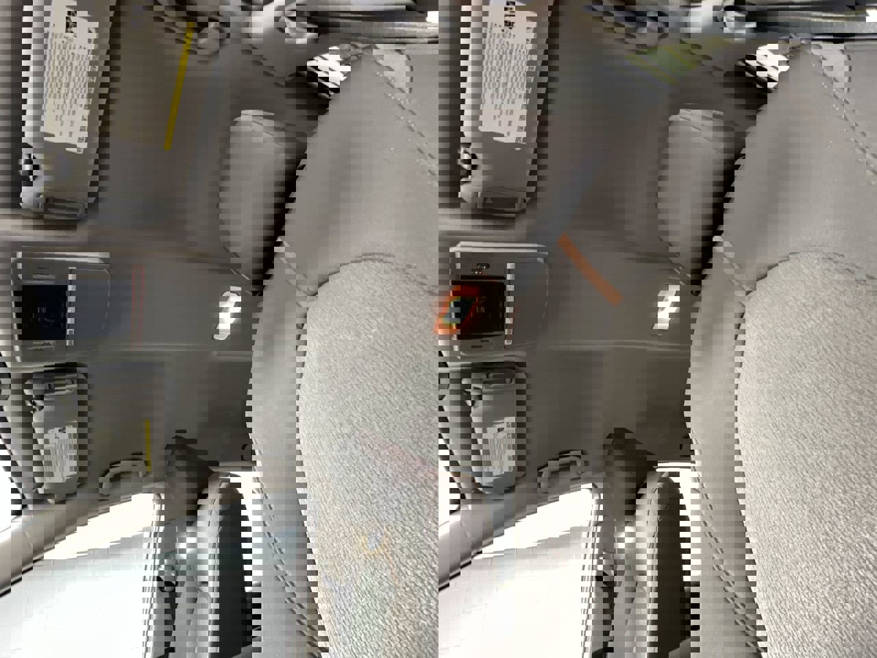 Used 2019 Toyota Camry LE image 21