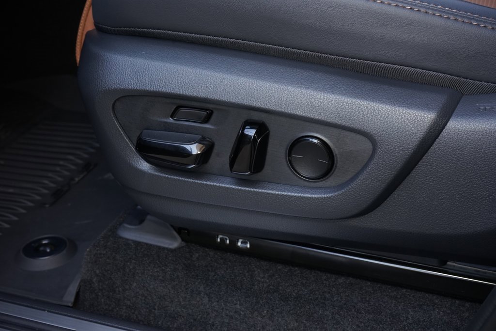 Used 2025 Lexus GX 550 image 28