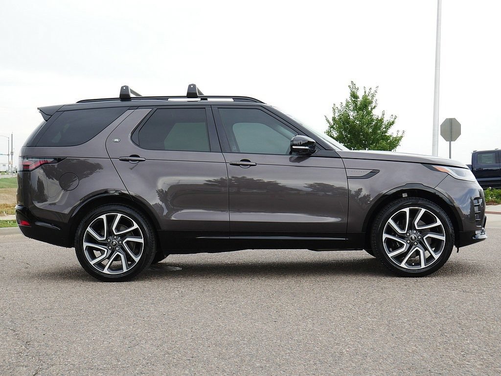 Used 2025 Land Rover Discovery Metropolitan Edition AWD/4WD image 6