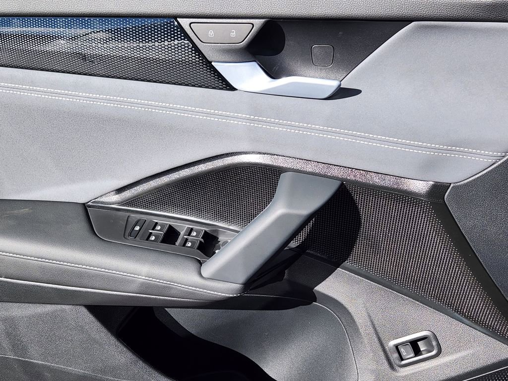 New 2026 Volkswagen Tiguan SE R-Line image 12