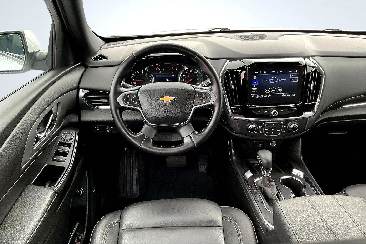 Used 2023 Chevrolet Traverse LT w/ LT Premium Package image 6