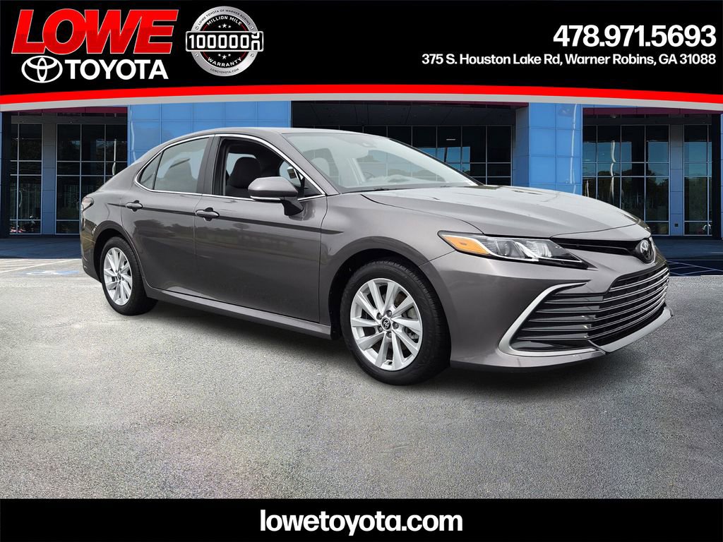 Used 2024 Toyota Camry LE w/ Convenience Package image 1