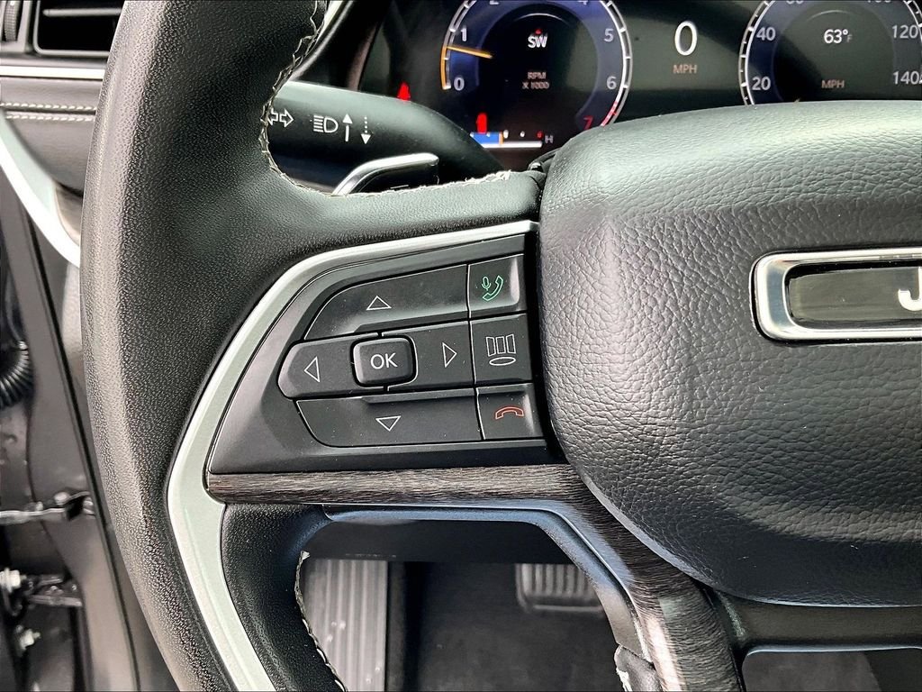 Used 2024 Jeep Grand Cherokee Limited AWD/4WD image 23