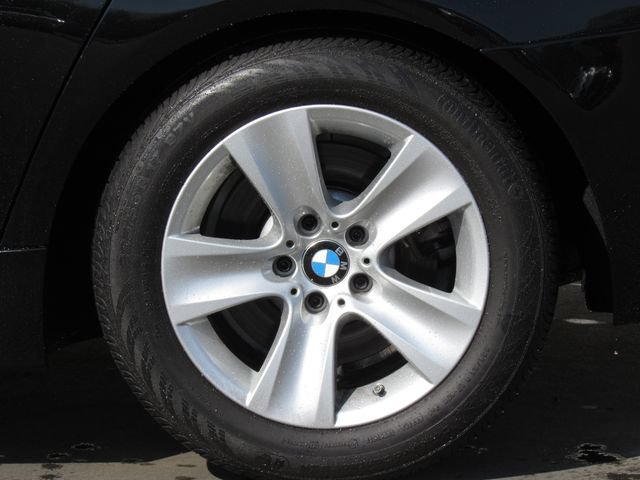 Used 2012 BMW 528i xDrive Sedan AWD/4WD image 36