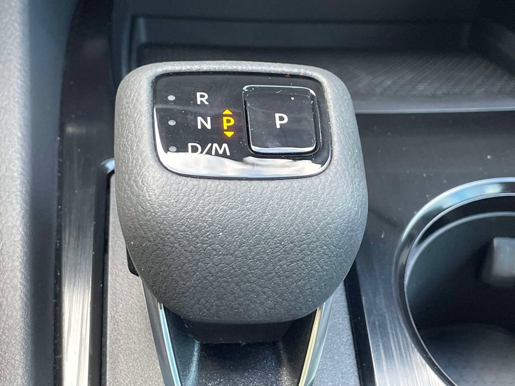 Used 2026 Nissan Rogue S FWD image 31