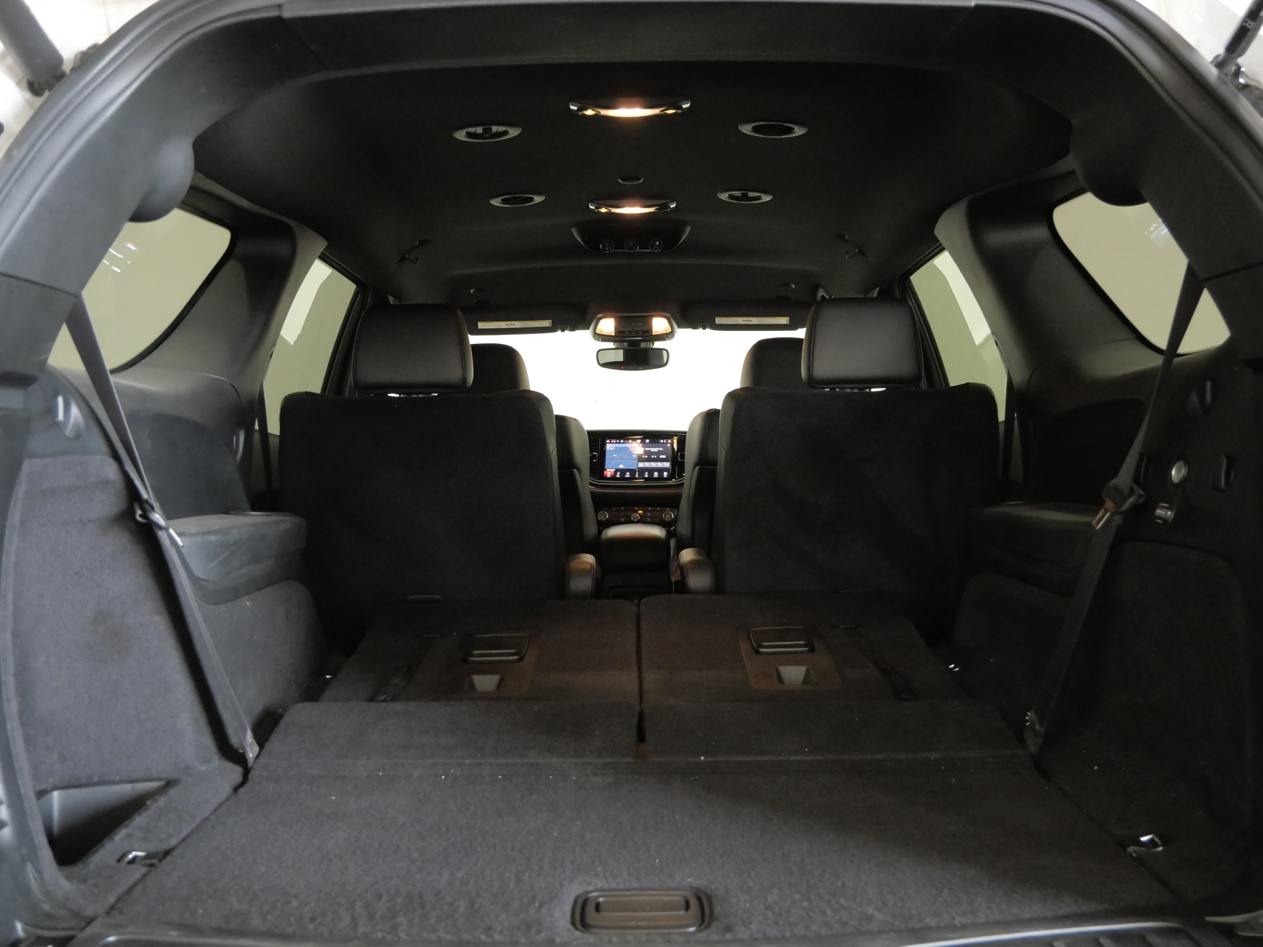 Used 2023 Dodge Durango R/T w/ Tow 'N Go Package AWD/4WD image 29