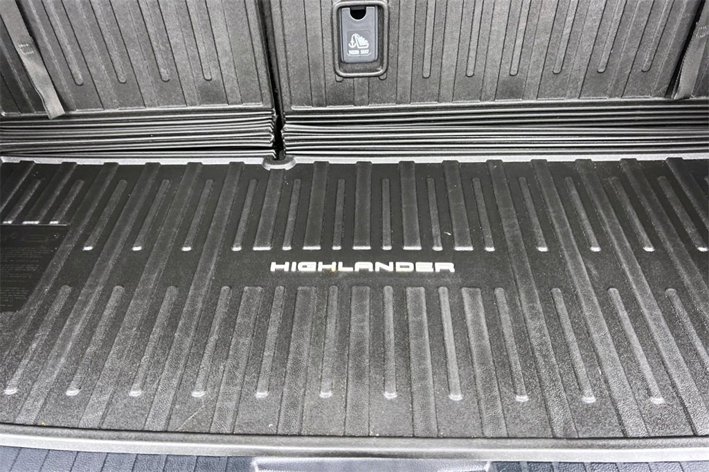 Certified 2024 Toyota Highlander XSE image 17