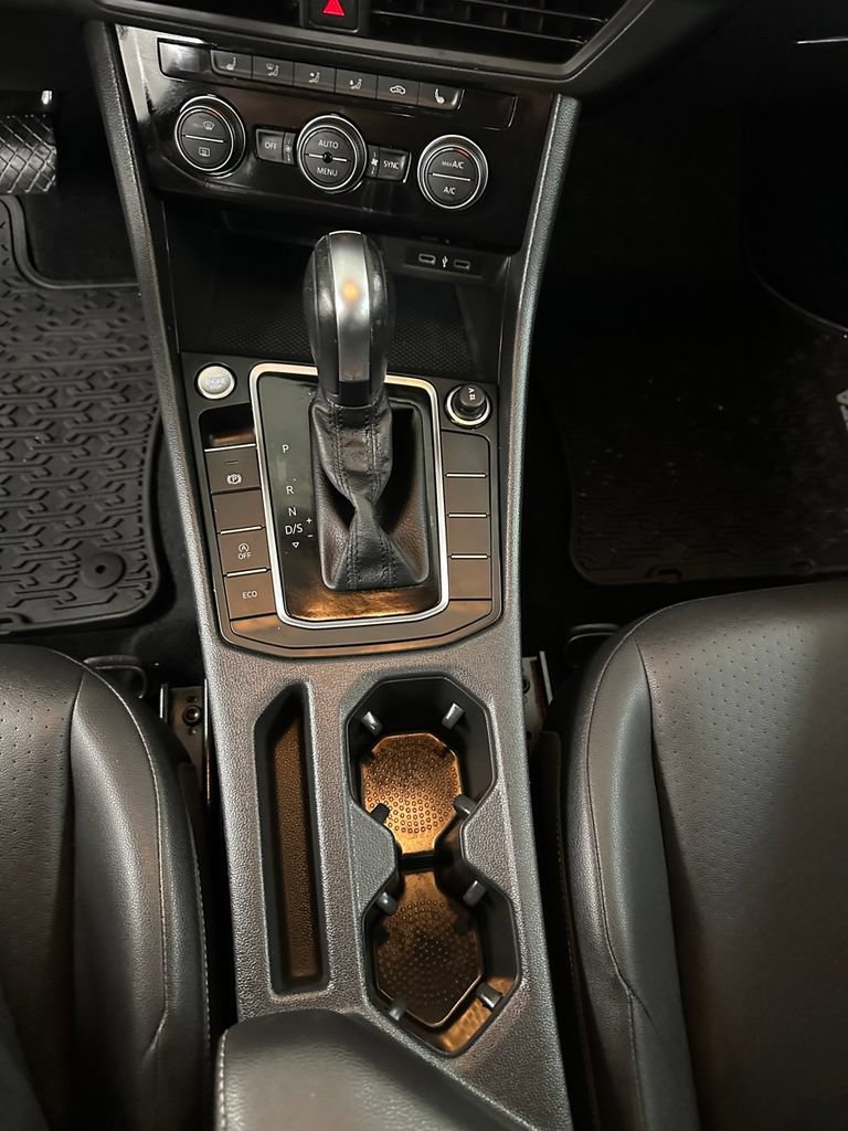 Used 2020 Volkswagen Jetta SE FWD image 18