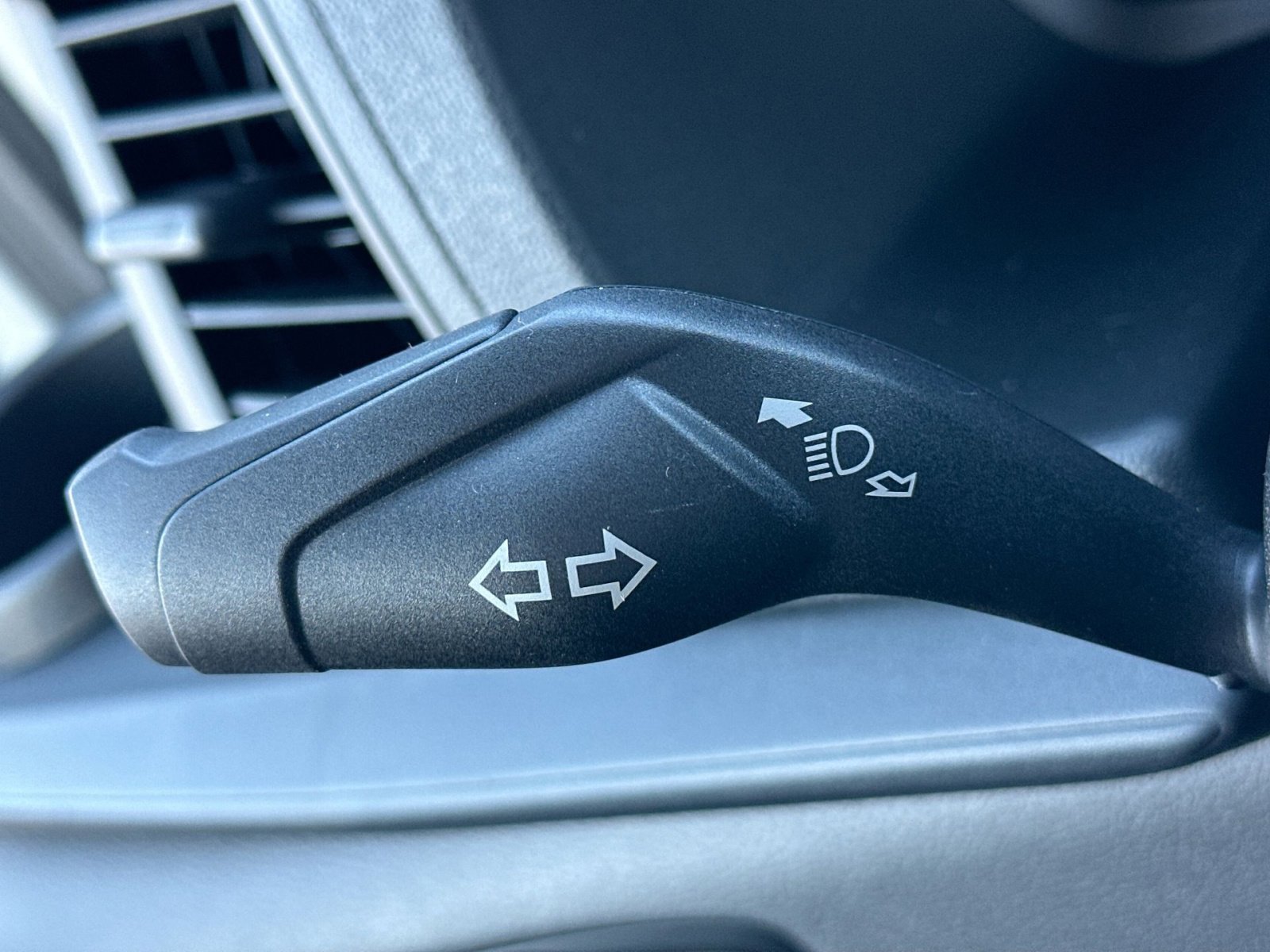 New 2026 Ford Transit 250 148 Medium Roof w/ Load Area Protection Package image 29