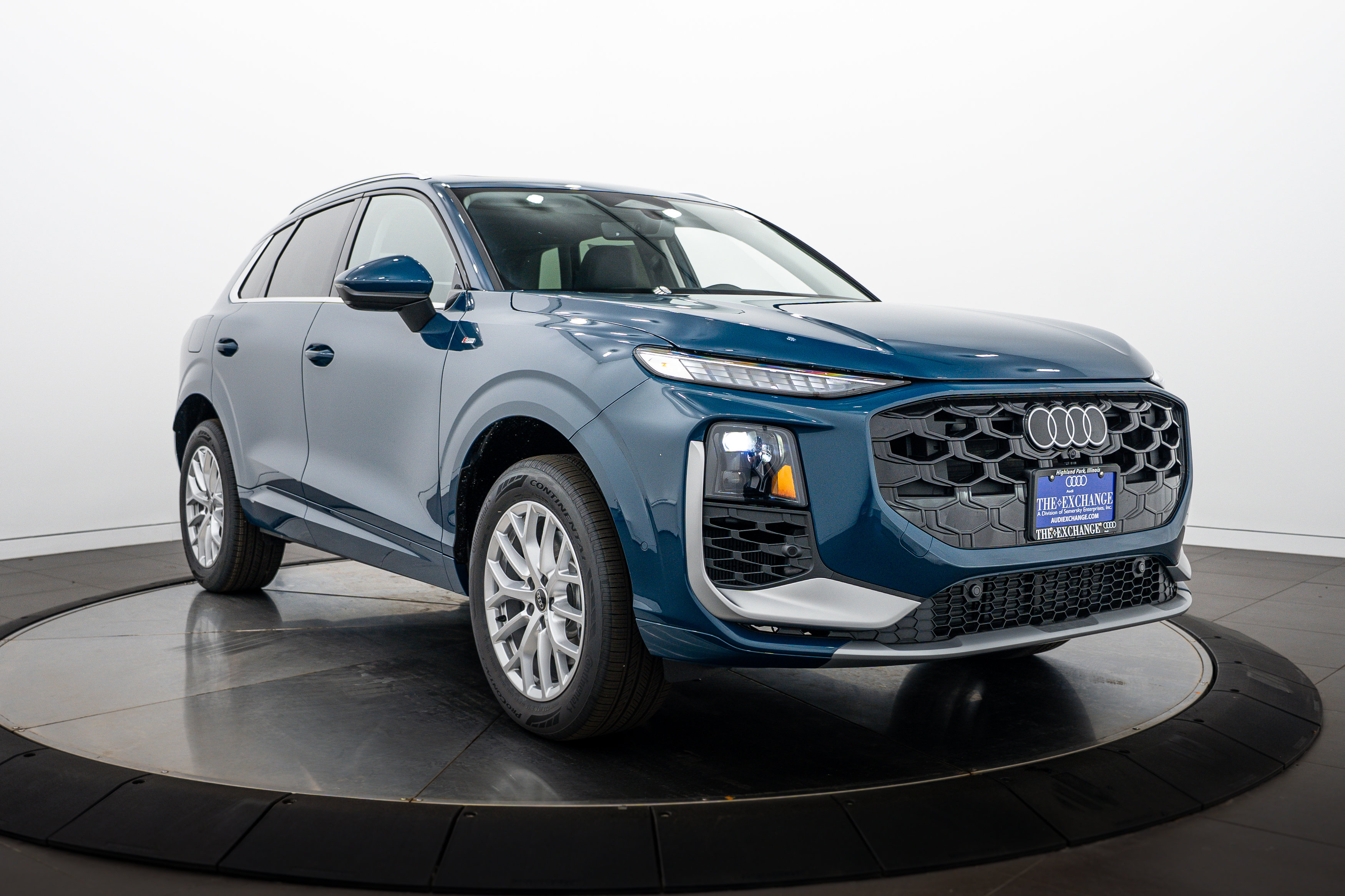 New 2026 Audi Q3 quattro 2.0T AWD/4WD image 2