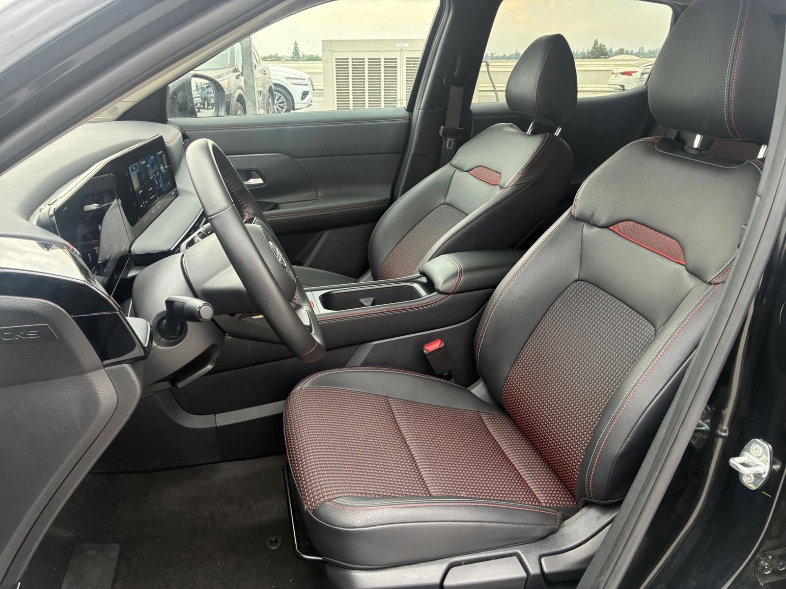 Used 2026 Nissan Kicks SR AWD/4WD image 21