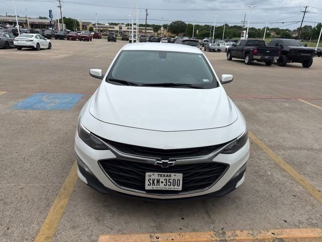 Used 2022 Chevrolet Malibu LT w/ Sport Edition FWD image 2